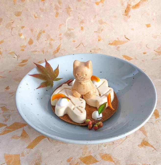 삼공의 귀여운 감 디저트, 작은 고양이가 포인트. 인스타그램 @000_rok