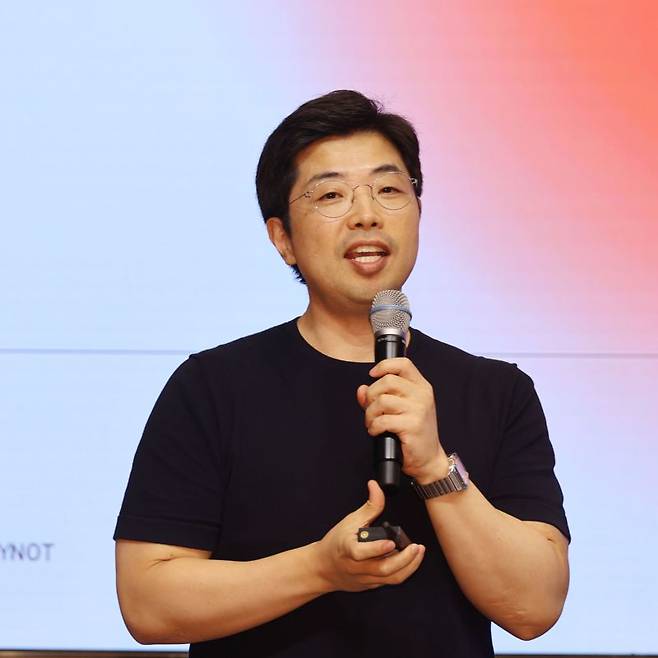 17일 서울 강남구 조선팰리스서울강남에서 파이낸셜뉴스 주최로 열린 제12회 대한민국 문화콘텐츠포럼에서 이민석 (주)와이낫미디어 대표이사가 강연을 하고 있다. 사진=서동일 기자