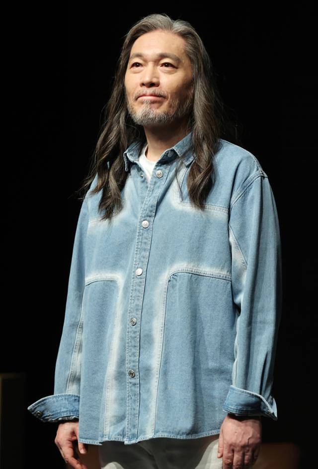 임재범은 이날 정규 8집 선공개곡 '인사'를 발매하고 데뷔 40주년 기념 행보의 포문을 연다. 연합뉴스