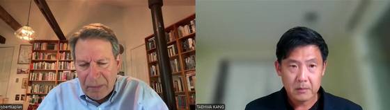 로버트 카플란(73) 미국 외교정책연구소(FPRI) 석좌교수가 15일(현지시간) 중앙일보와 인터뷰하고 있다. 워싱턴=강태화 기자