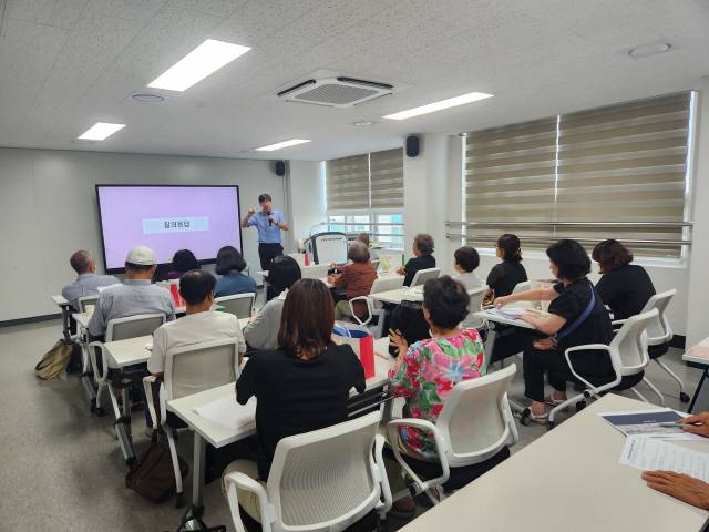 ▲ 춘천시정신건강복지센터는 지난달 25일 센터 세미나실에서 춘천시민을 대상으로 우울증에 대한 정신건강교육을 진행했다.