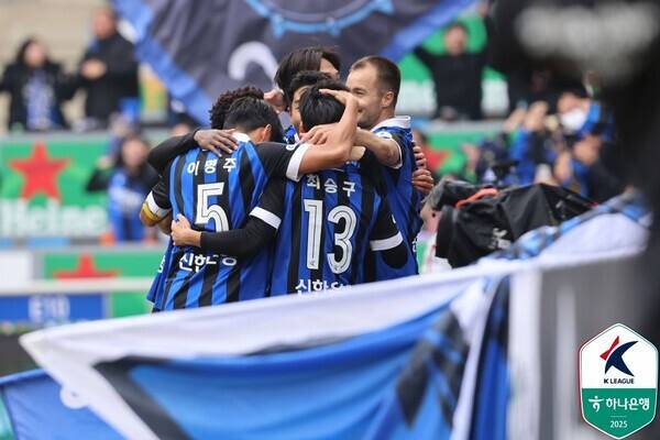 프로축구 K리그2 인천 유나이티드가 날카로운 공격력을 앞세워 ‘다이렉트 승격’에 대한 기대감을 높이고 있다. 한국프로축구연맹 제공
