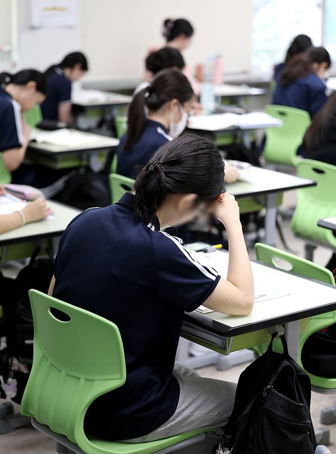 공부하고 있는 학생. 사진은 기사 내용과 관련 없음.