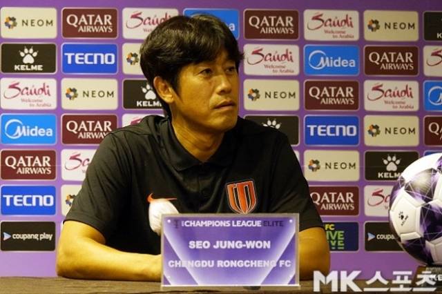 서정원 감독은 중국 부임설에 대해 “작년부터 이야기가 나오는 것 같다(웃음). 내게는 좋은 일 아닌가. 우리 팀이 계속해서 좋은 성적을 내고 있기에 가능한 일이다. 우리의 성과를 좋게 봐주시는 것 같아서 감사하다. 내가 더 이상 할 수 있는 말은 없다. 좋은 평가에 대해선 감사한 마음이다”라고 전했다. 사진=이근승 기자