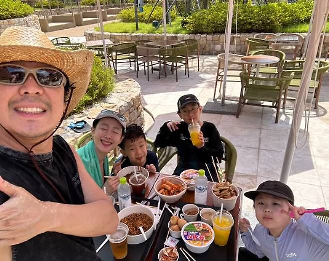 사진=별 공식 계정