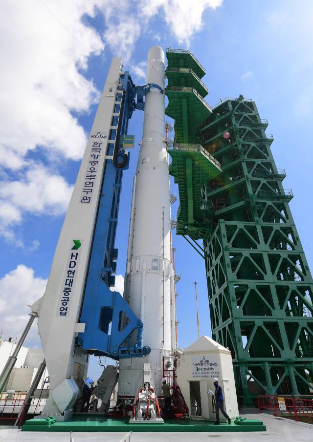 엄빌리칼 타워에 장착된 누리호의 모습. 사진제공=우주항공청