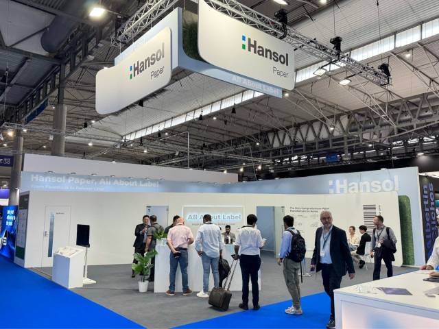 스페인 바르셀로나에서 열리는 ‘라벨엑스포 유럽 2025’에 있는 한솔제지 부스. 사진 제공=한솔제지