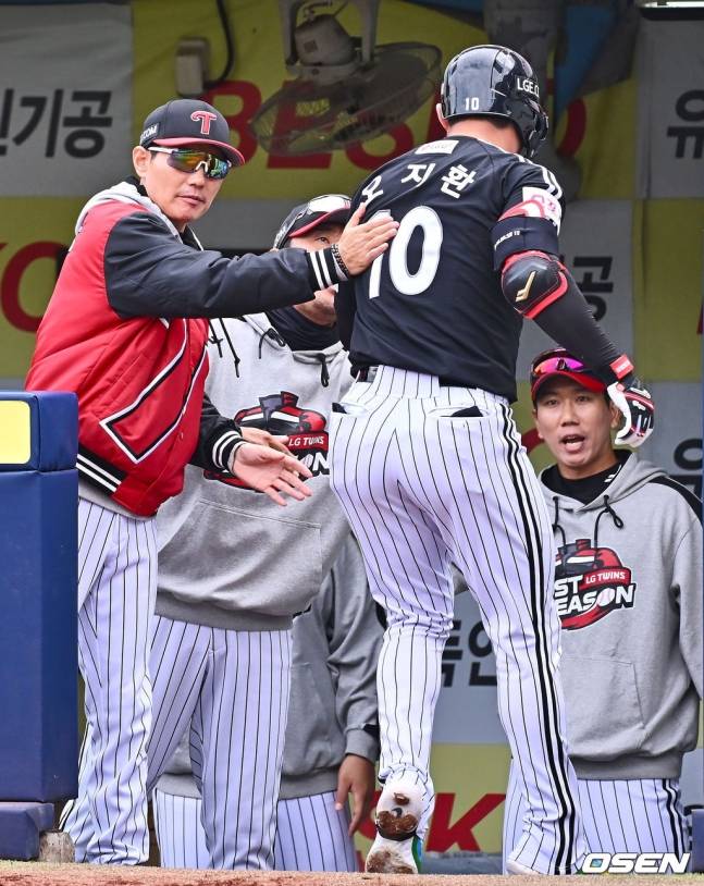 LG 염경엽 감독(왼쪽)과 오지환.