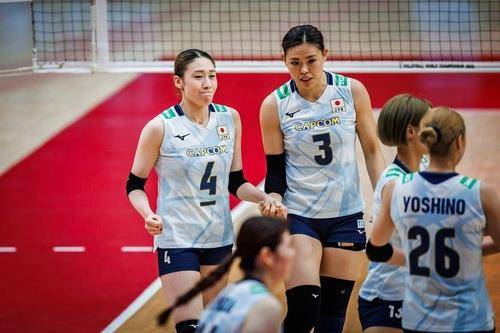 세계선수권에서 일본 대표팀의 주축 미들블로커로 활약한 시마무라(중앙 3번) [FIVB 홈피 캡처. 재판매 및 DB 금지]