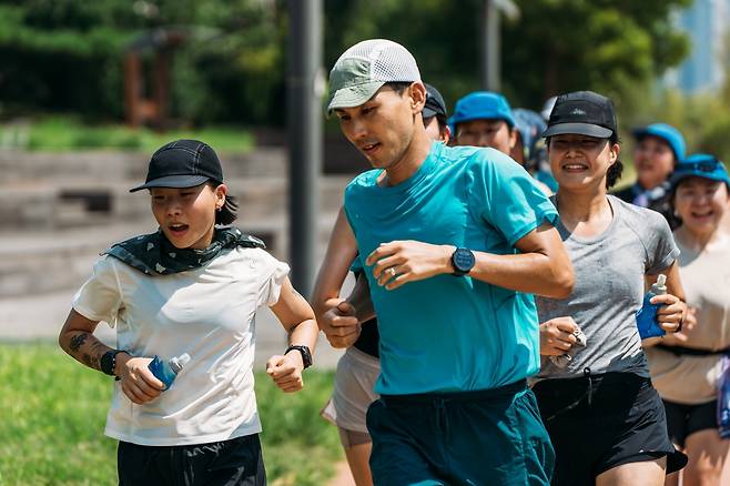 둘레길 울트라 트레일 러닝 [김울프 작가 제공]