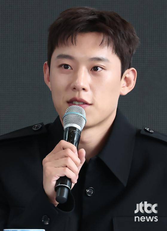 18일 오전 부산 해운대구 영화의전당 야외무대에서 30회 부산국제영화제 영화 '프로젝트Y' 오픈토크가 열렸다. 이환 감독, 배우 한소희, 전종서, 김성철, 정영주, 이재균, 유아가 참석했다. 부산=박세완 엔터뉴스팀 기자 park.sewan@jtbc.co.kr