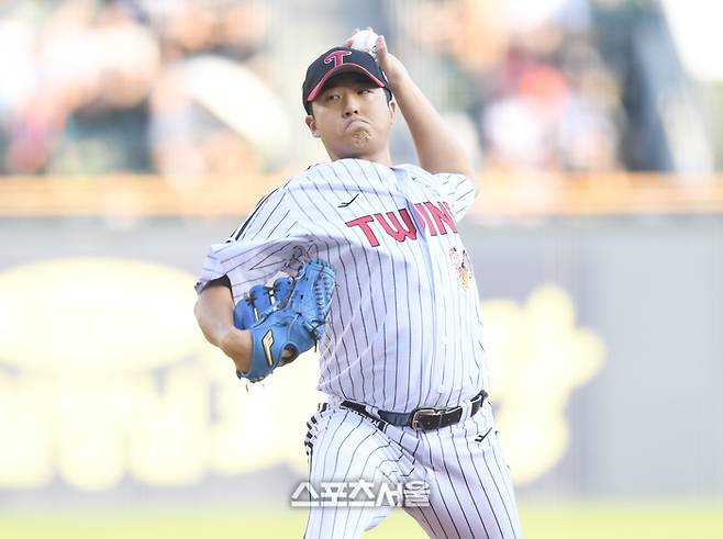 LG 선발투수 송승기가 서울 잠실구장에서 열린 2025 KBO리그 두산과 경기에서 역투하고 있다. 잠실 | 최승섭기자 thunder@sportsseoul.com