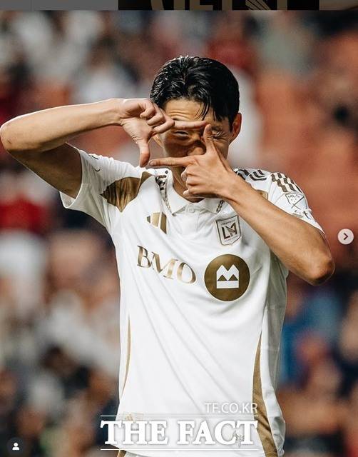 절정의 골감각을 보이고 있는 손흥민의 '찰칵 세리머니'./LAFC