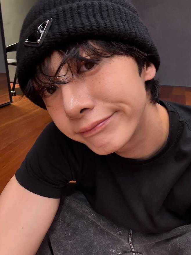 몬스타엑스 형원 주근깨 메이크업(출처 : 인스타그램 @ coenffl)