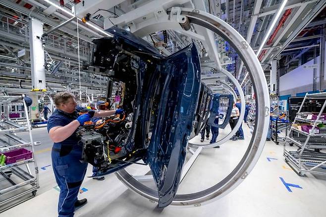 데브레첸 공장 조립 라인 ⓒBMW코리아