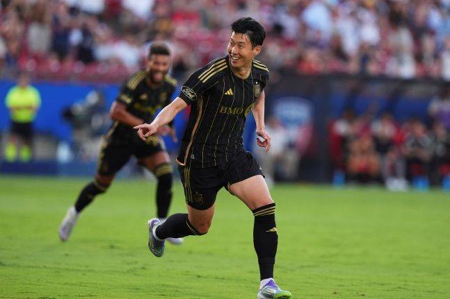 손흥민 해트트릭. ⓒ AP=뉴시스