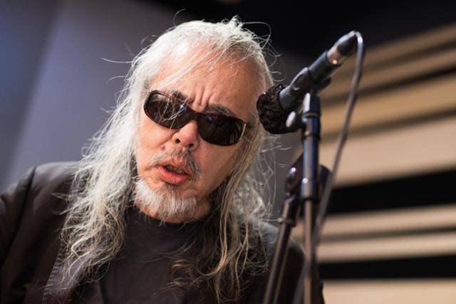 밴드 들국화 40주년 콘서트를 앞둔 가수 전인권은 “마지막이라 생각하고 노래를 불렀는데 괜찮은 듯해서 힘이 될 때까진 계속 음악을 해야겠다는 생각을 했다"고 말했다. 연합뉴스