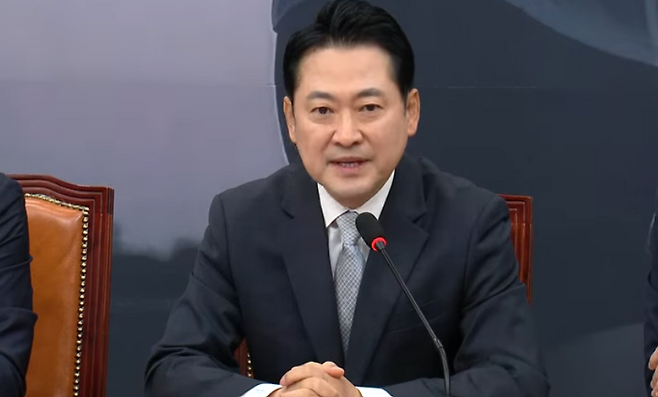 장동혁 대표가 18일 열린 최고위원회의에서 발언하고 있다. (국민의힘)