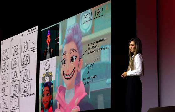 매기 강 케이팝데몬헌터스 감독이 18일 오후 서울 소공동 롯데호텔에서 열린 중앙일보 창간60주년 기념 글로벌 미디어 컨퍼런스에서 강연하고 있다. 강정현 기자