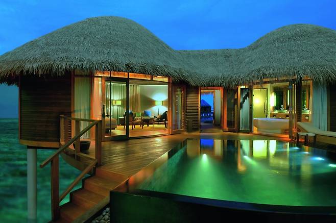 콘스탄스 할라벨리 리조트의 워터빌라 전경