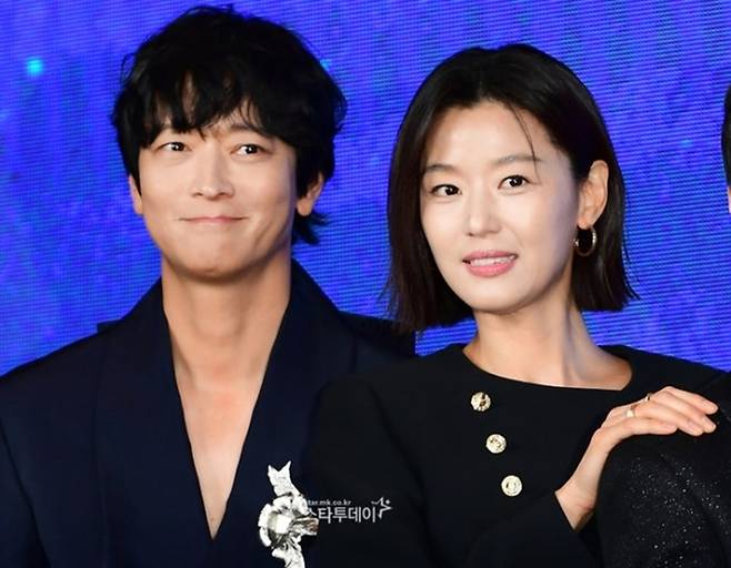 ‘북극성’ 강동원, 전지현. 사진ㅣ스타투데이DB