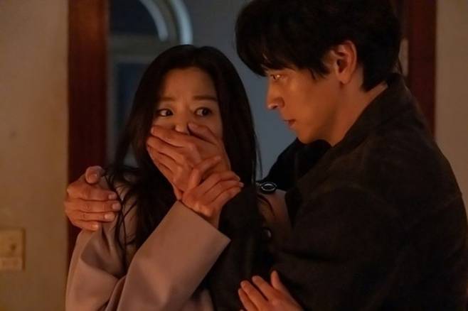 ‘북극성’ 강동원, 전지현. 사진ㅣ월트디즈니컴퍼니 코리아