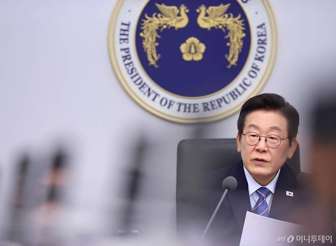 [서울=뉴시스] 최동준 기자 = 이재명 대통령이 18일 서울 용산 대통령실 청사에서 열린 수석보좌관회의에서 발언하고 있다. (대통령실통신사진기자단) 2025.09.18. photocdj@newsis.com /사진=