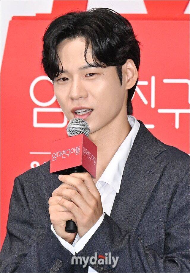 윤지온