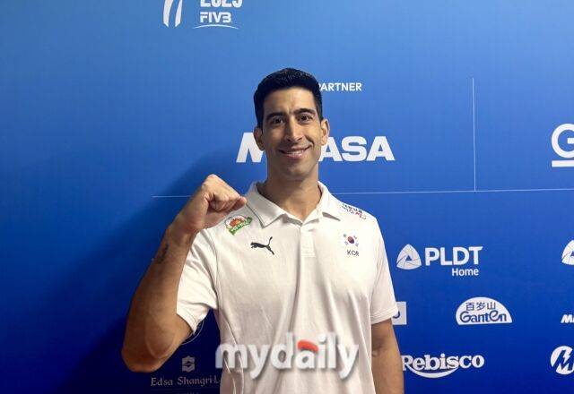 믹스드 존에서 만난 이사나예 라미레스 감독./Volleyballworld