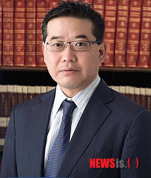 [서울=뉴시스]한국계 미국인으로는 처음으로 미국 연방 이민법원 판사로 발탁돼 뉴욕에서 재직하던 김광수(데이비드 김) 판사가 이달 초 재판 도중 돌연 해임된 것으로 전해졌다. (자료=뉴시스DB). 2025.09.18.