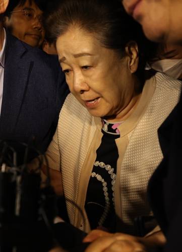 조사 마치고 귀가하는 한학자 총재 [연합뉴스 제공]