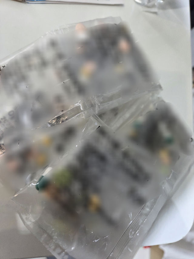 ▲논란의 여파로 리원이 복용하고 있는 정신과 약물. 그는 지난달 폐쇄병동에 입원한 바 있다.ⓒ프레시안(박상혁)