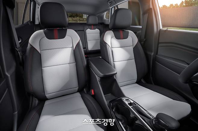 트랙스 크로스오버 1~2열 공간 설계.