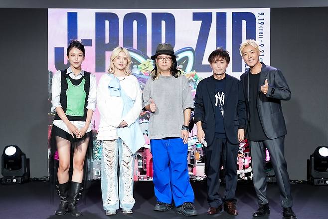 '제이-팝. 집' 미디어데이 현장사진 왼쪽부터 가수 민수, 욘욘, 오타니 도모야 세가 사운드 디렉터, 아사이 다모쓰, 가수 강남 [유니버설 뮤직 재팬 제공. 재판매 및 DB 금지]