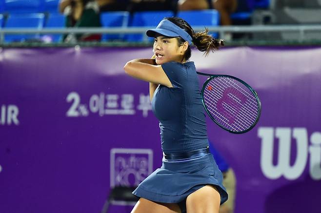 에마 라두카누의 17일 경기 모습.  [코리아오픈 테니스 대회 조직위원회 제공. 재판매 및 DB 금지]