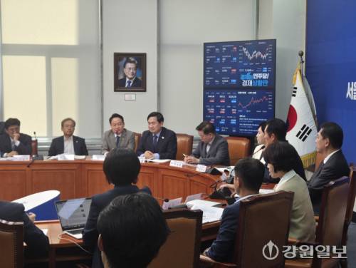 ◇더불어민주당 강원·서울·인천 예산정책협의회가 18일 당대표 회의실에서 열렸다. 이현정기자