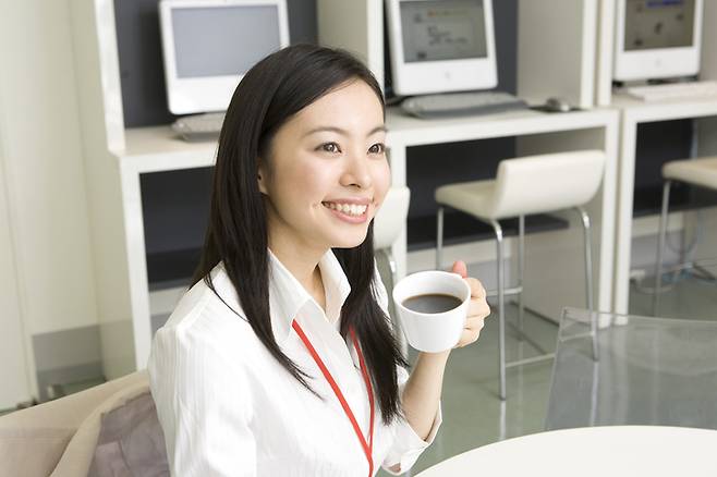 빈혈이나 당뇨병을 앓는 사람이라면 식후 한 시간 이내 커피를 피하는 것이 바람직하다. 사진= 게티이미지뱅크