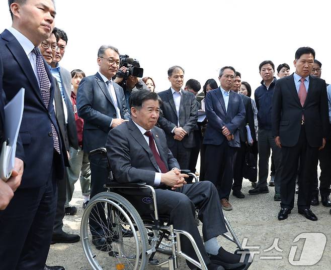 유철환 국민권익위원장. (국민권익위원회 제공. 재판매 및 DB 금지) 2025.4.24/뉴스1