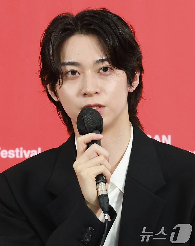 배우 한기찬이 19일 오후 부산광역시 해운대구 영화의전당에서 열린 '제30회 부산국제영화제(BIFF)' '결혼 피로연' 기자간담회에 참석해 취재진 질문에 답하고 있다. 2025.9.19/뉴스1 ⓒ News1 권현진 기자