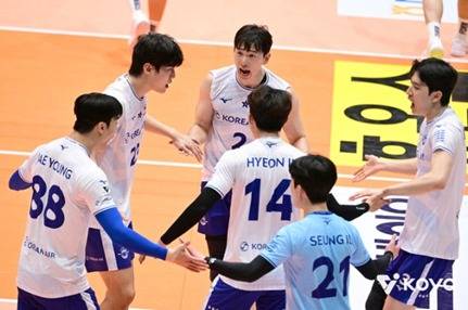 대한항공이 2025 KOVO컵 결승에 올라 OK저축은행과 우승을 다툰다. (KOVO 제공)