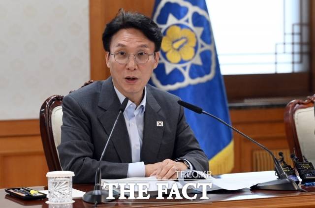 정부는 19일 경주 아시아태평양경제협력체(APEC) 정상회의 만찬장을 경주 라한 호텔 대연회장으로 변경한다고 밝혔다. 사진은 APEC 준비위원회 위원장을 맡고 있는 김민석 국무총리. /임영무 기자