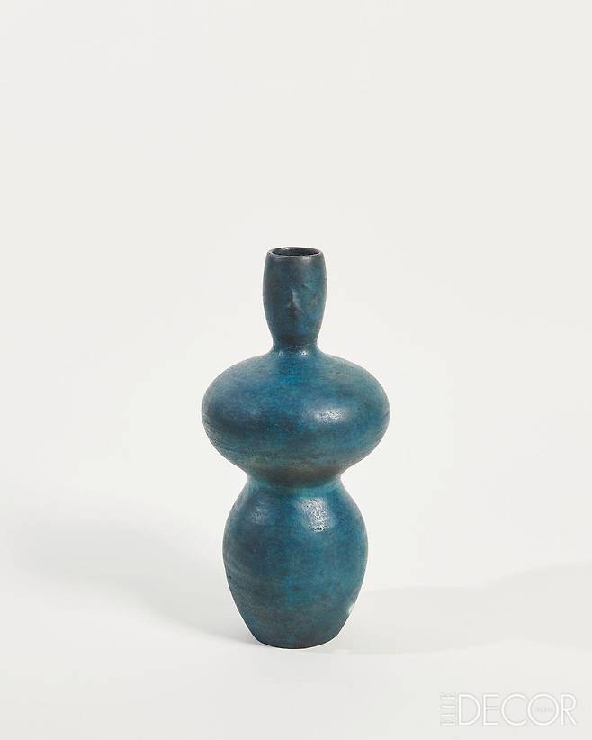 카트린 라벤 다비드센(Cathrine Raben Davidsen)의 ‘Figurine Vase’.