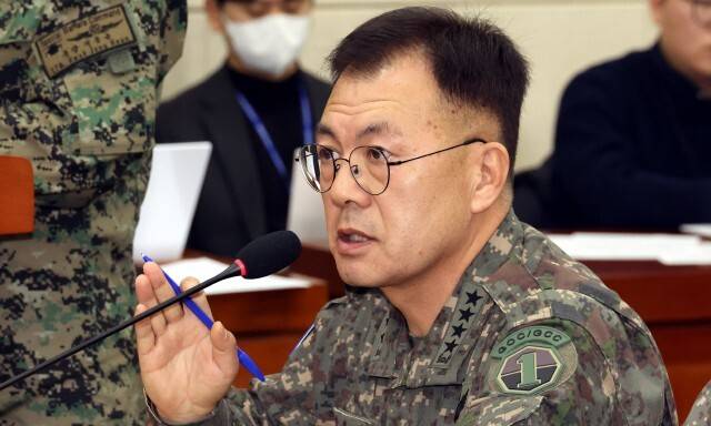 강호필 전 지상작전사령관이 1월14일 서울 여의도 국회에서 열린 ‘윤석열 정부의 비상계엄 선포를 통한 내란 혐의 진상규명 국정조사 특별위원회’ 전체회의에 증인으로 출석해 발언하고 있다. 김경호 선임기자 jijae@hani.co.kr