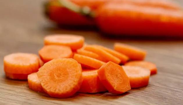 당근은 설사를 멎게 하거나 대변 상태를 좋게 하는 데도 도움을 준다. 사진은 당근. [사진=barkandwhiskers]