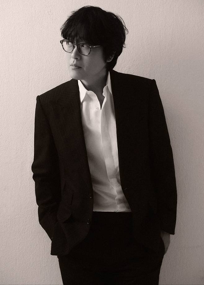 오는 11월 2년 만에 여는 단독 콘서트 약 7만여 석을 매진시킨 가수 김동률. 사진제공=뮤직팜