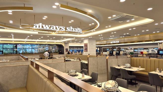 쿠우쿠우의 샤브샤브 뷔페 브랜드 올웨이즈샤브가 19일 충남 천안시 서북구에 천안성성점을 오픈했다. /사진=올웨이즈샤브