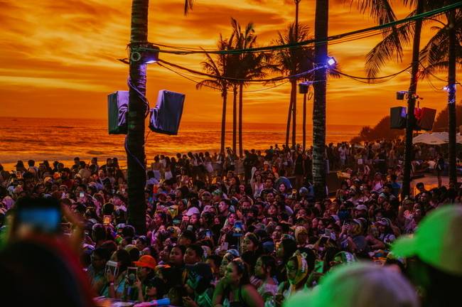 WAAO엔터테인먼트 제공