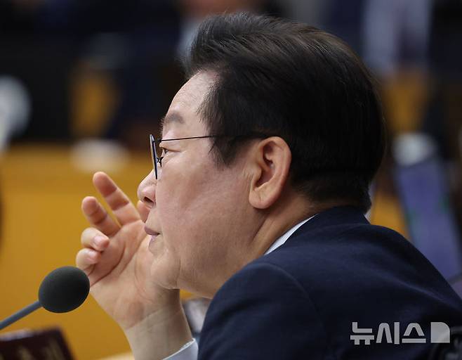 [세종=뉴시스] 고범준 기자 = 이재명 대통령이 16일 세종시 정부세종청사에서 열린 제42회 국무회의에서 발언하고 있다. (대통령실통신사진기자단) 2025.09.16. bjko@newsis.com