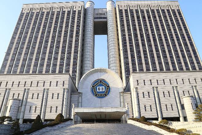 서울중앙지법과 서울고등법원이 함께 쓰고 있는 서울 서초동 법원청사 전경. 서울고등법원 제공