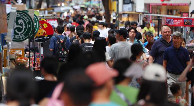기사와 무관한 사진. 서울 명동 일대. 연합뉴스